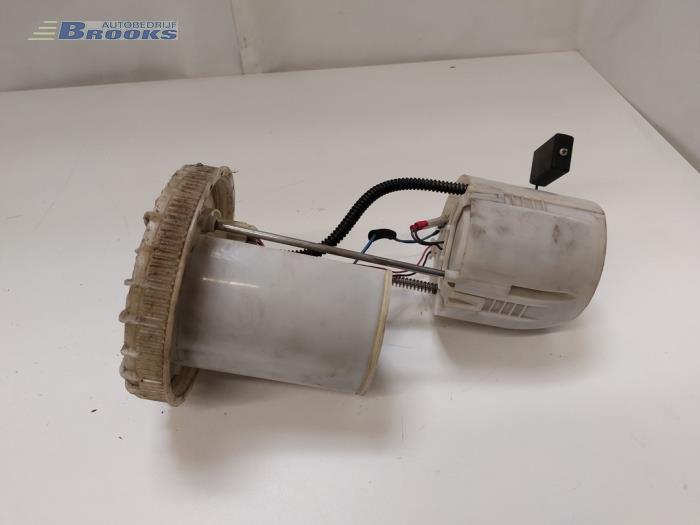Gebruikte Tank element Pomp Toyota Urban Cruiser 1.33 Dual VVT-I 16V 2WD Prijs € 75,00 Margeregeling aangeboden door Autobedrijf Brooks