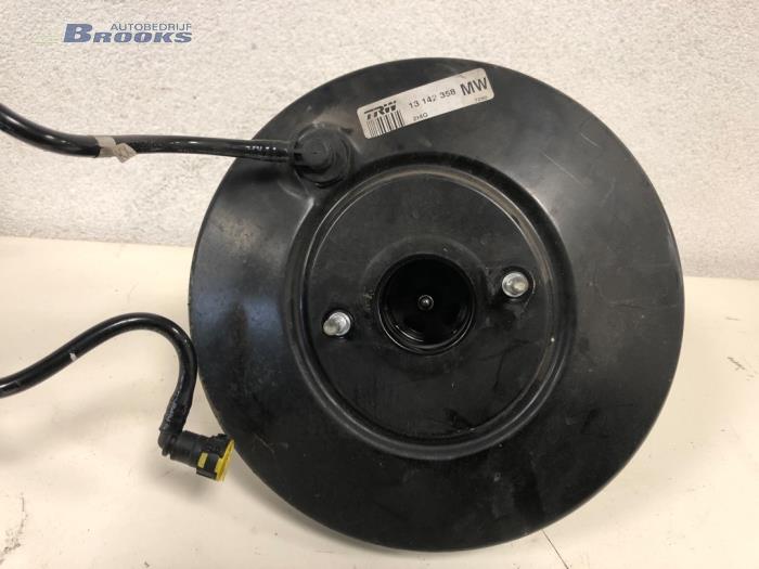 Gebruikte Rembekrachtiger Opel Astra H (L48) 1.8 16V Prijs € 50,00 Margeregeling aangeboden door Autobedrijf Brooks