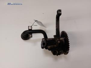 Gebruikte Oliepomp Volkswagen Multivan T5 (7E/7HC/7HF/7HM) 2.5 Tdi Prijs € 45,00 Margeregeling aangeboden door Autobedrijf Brooks