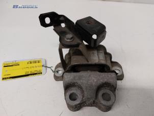 Gebruikte Versnellingsbak Steun Fiat Doblo Cargo (263) 1.3 MJ 16V DPF Euro 5 Prijs € 20,00 Margeregeling aangeboden door Autobedrijf Brooks