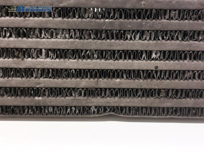 Intercooler van een Fiat Doblo Cargo (263) 1.3 MJ 16V DPF Euro 5 2010