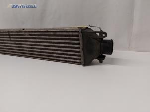 Intercooler van een Fiat Doblo Cargo (263) 1.3 MJ 16V DPF Euro 5 2010
