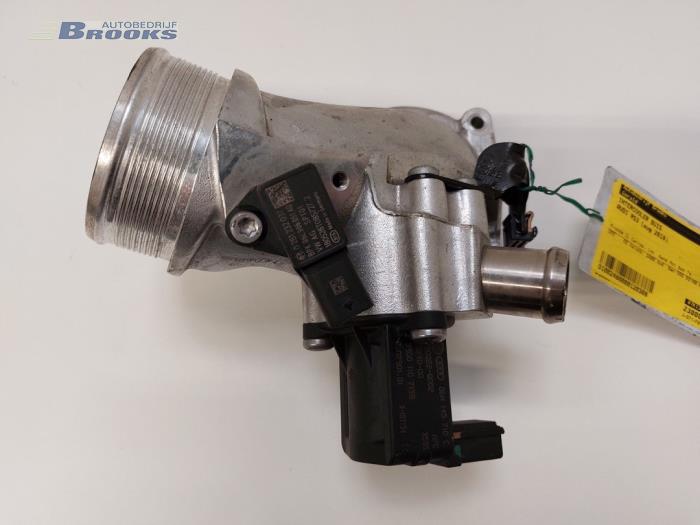 Gebruikte Intercooler Buis Audi RS 3 Sportback (8VA/8VF) 2.5 TFSI 20V Quattro Prijs € 100,00 Margeregeling aangeboden door Autobedrijf Brooks