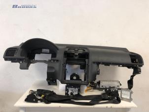 Gebruikte Airbag set + dashboard Volkswagen Touran (1T1/T2) 1.4 16V TSI 140 Prijs € 400,00 Margeregeling aangeboden door Autobedrijf Brooks