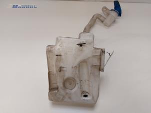 Gebruikte Ruitensproeiertank voor Skoda Octavia Combi (1Z5) 1.6 TDI Greenline Prijs € 10,00 Margeregeling aangeboden door Autobedrijf Brooks