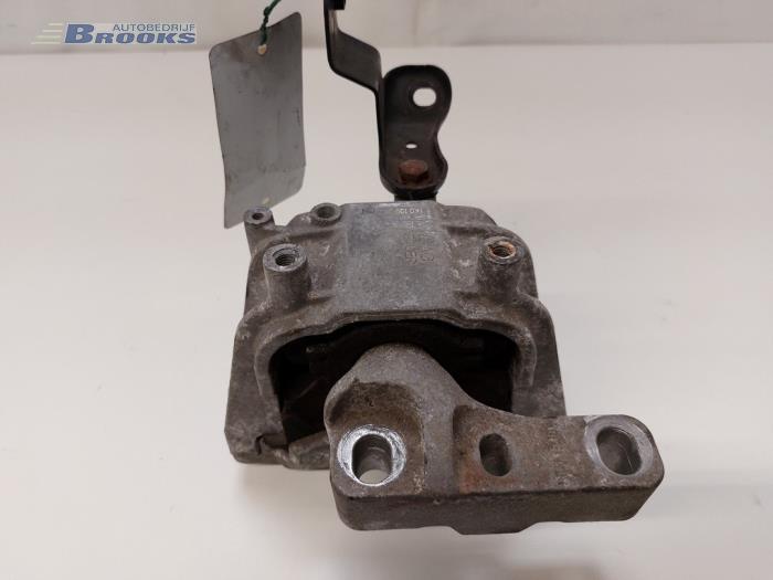 Gebruikte Motorrubber Skoda Octavia Combi (1Z5) 1.6 TDI Greenline Prijs € 15,00 Margeregeling aangeboden door Autobedrijf Brooks