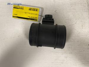 Gebruikte Luchtmassameter Saab 9-5 Estate (YS3E) 1.9 TiD 16V Prijs € 10,00 Margeregeling aangeboden door Autobedrijf Brooks