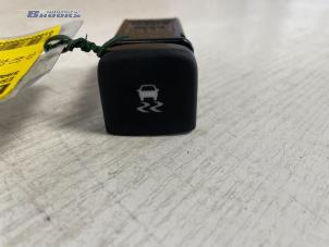 Gebruikte Schakelaar ESP Saab 9-5 Estate (YS3E) 1.9 TiD 16V Prijs € 20,00 Margeregeling aangeboden door Autobedrijf Brooks