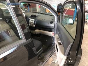 Gebruikte Deurrubber 4Deurs rechts-voor Daihatsu Sirion 2 (M3) 1.3 16V DVVT Prijs € 20,00 Margeregeling aangeboden door Autobedrijf Brooks