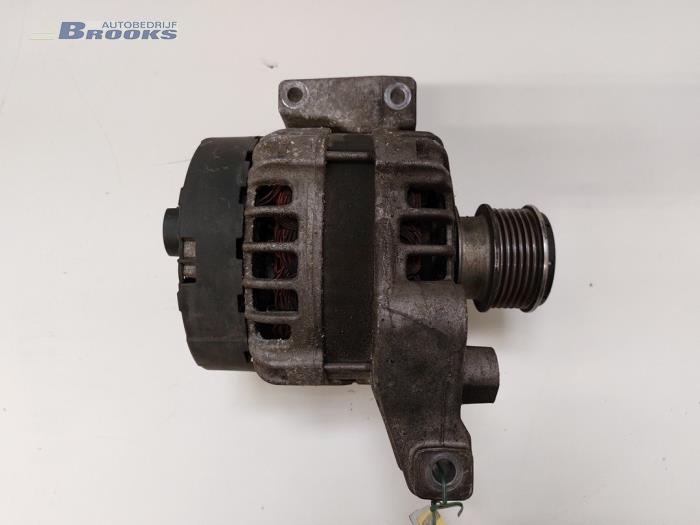 Gebruikte Alternator Volvo V70 (BW) 2.0 T5 16V Prijs € 75,00 Margeregeling aangeboden door Autobedrijf Brooks