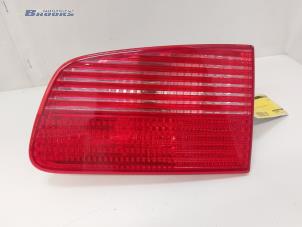 Gebruikte Achterlicht rechts Saab 9-5 Estate (YS3E) 1.9 TiD 16V Prijs € 25,00 Margeregeling aangeboden door Autobedrijf Brooks