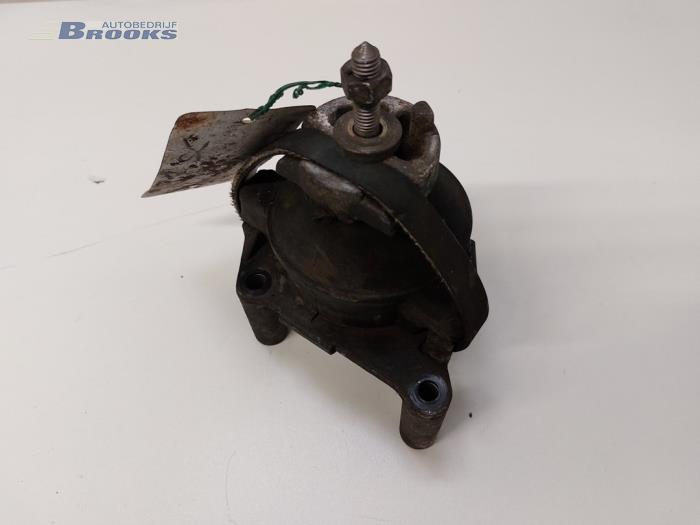 Motorsteun van een Saab 9-5 Estate (YS3E) 1.9 TiD 16V 2007