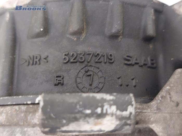 Motorsteun van een Saab 9-5 Estate (YS3E) 1.9 TiD 16V 2007