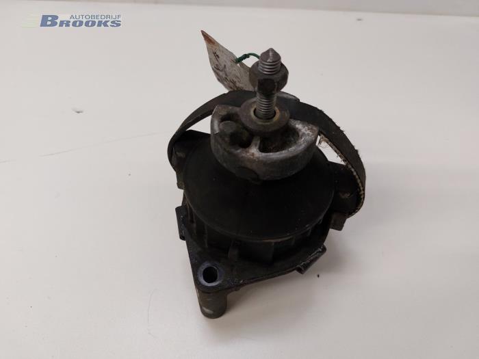 Motorsteun van een Saab 9-5 Estate (YS3E) 1.9 TiD 16V 2007