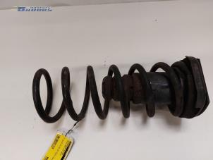 Gebruikte Schroefveer achter Volvo V60 I (FW/GW) 2.0 D4 16V Prijs € 25,00 Margeregeling aangeboden door Autobedrijf Brooks