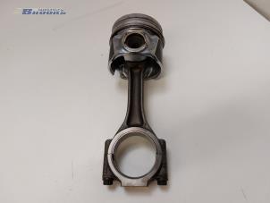 Gebruikte Zuiger Volkswagen Multivan T5 (7E/7HC/7HF/7HM) 2.5 Tdi Prijs € 40,00 Margeregeling aangeboden door Autobedrijf Brooks