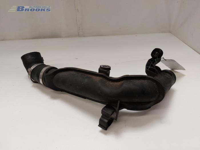 Gebruikte Intercooler Buis Skoda Octavia Combi (1Z5) 1.6 TDI Greenline Prijs € 25,00 Margeregeling aangeboden door Autobedrijf Brooks