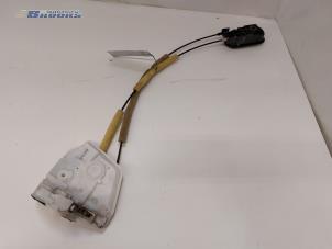 Gebruikte Deurslot Mechaniek 4Deurs rechts-voor Mazda 2 (DE) 1.3 16V MZR Prijs € 25,00 Margeregeling aangeboden door Autobedrijf Brooks