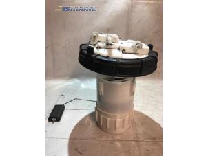 Gebruikte Tank element Pomp Peugeot 208 I (CA/CC/CK/CL) 1.0 Vti 12V PureTech Prijs € 30,00 Margeregeling aangeboden door Autobedrijf Brooks