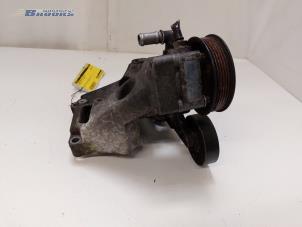 Gebruikte Pomp Servo Saab 9-3 I (YS3D) 2.2 TiD Kat. Prijs € 50,00 Margeregeling aangeboden door Autobedrijf Brooks