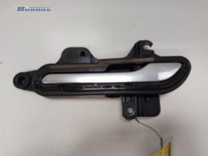 Gebruikte Deurgreep 4Deurs links-voor Tesla Model 3 Long Range AWD 75 kWh Prijs € 125,00 Margeregeling aangeboden door Autobedrijf Brooks