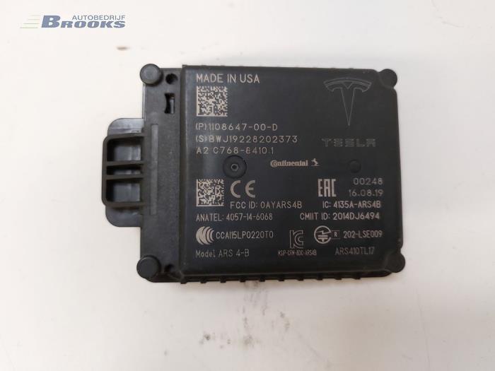 Gebruikte Radar sensor Tesla Model 3 Long Range AWD 75 kWh Prijs € 95,00 Margeregeling aangeboden door Autobedrijf Brooks