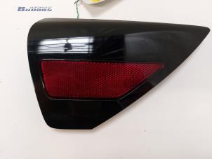 Gebruikte Reflector Sierplaat achter Tesla Model 3 Long Range AWD 75 kWh Prijs € 50,00 Margeregeling aangeboden door Autobedrijf Brooks