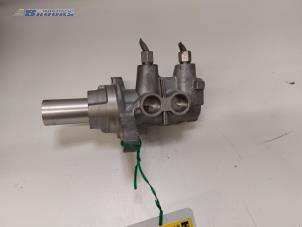 Gebruikte Hoofdremcilinder Tesla Model 3 Long Range AWD 75 kWh Prijs € 150,00 Margeregeling aangeboden door Autobedrijf Brooks