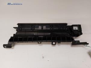 Gebruikte Luchtrooster Dashboard Tesla Model 3 Long Range AWD 75 kWh Prijs € 20,00 Margeregeling aangeboden door Autobedrijf Brooks