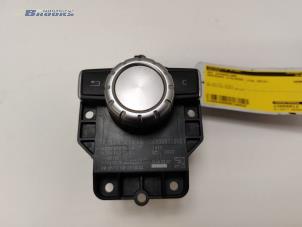 Gebruikte MMI schakelaar Mercedes C Estate (S204) 1.8 C-180 CGI 16V Prijs € 90,00 Margeregeling aangeboden door Autobedrijf Brooks