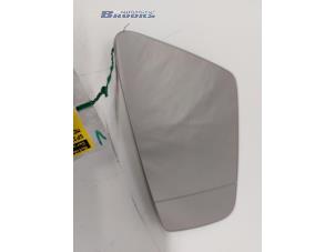 Gebruikte Spiegelglas links Mercedes C Estate (S204) 1.8 C-180 CGI 16V Prijs € 25,00 Margeregeling aangeboden door Autobedrijf Brooks