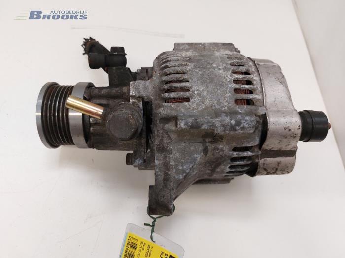 Gebruikte Dynamo Alfa Romeo 147 (937) 1.6 Twin Spark 16V Prijs € 50,00 Margeregeling aangeboden door Autobedrijf Brooks
