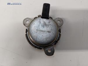 Gebruikte Nokkenas Sensor Ford Fiesta 6 (JA8) 1.0 SCI 12V 80 Prijs € 15,00 Margeregeling aangeboden door Autobedrijf Brooks