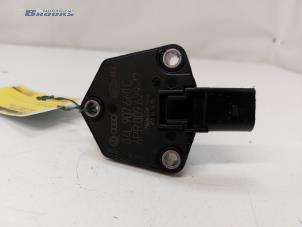 Gebruikte Olie niveau sensor Skoda Superb Combi (3V5) 2.0 TDI Prijs € 15,00 Margeregeling aangeboden door Autobedrijf Brooks