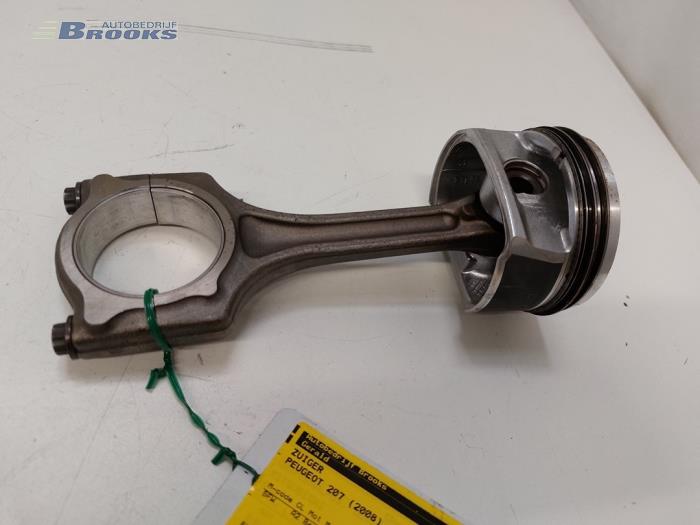 Gebruikte Zuiger Peugeot 207/207+ (WA/WC/WM) 1.6 16V VTi Prijs € 40,00 Margeregeling aangeboden door Autobedrijf Brooks
