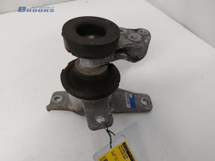 Gebruikte Motorsteun Mitsubishi Colt (Z2/Z3) 1.3 16V Prijs € 25,00 Margeregeling aangeboden door Autobedrijf Brooks