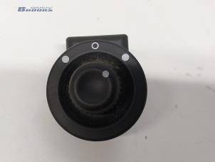 Gebruikte Spiegel Schakelaar Opel Vivaro 1.6 CDTi BiTurbo 125 Prijs € 10,00 Margeregeling aangeboden door Autobedrijf Brooks