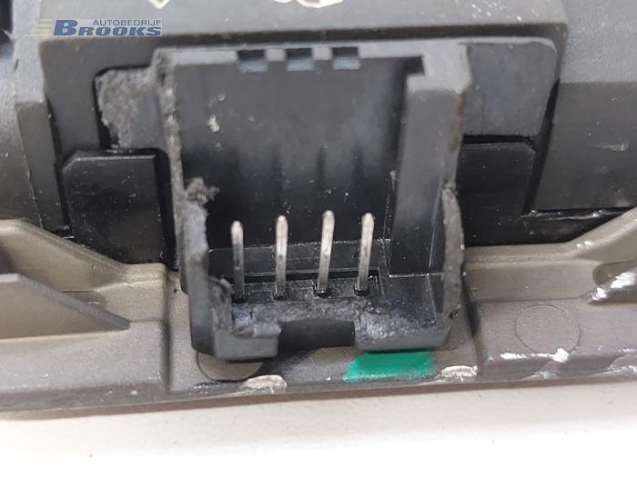 Regensensor van een Peugeot 3008 I (0U/HU) 1.6 VTI 16V 2010