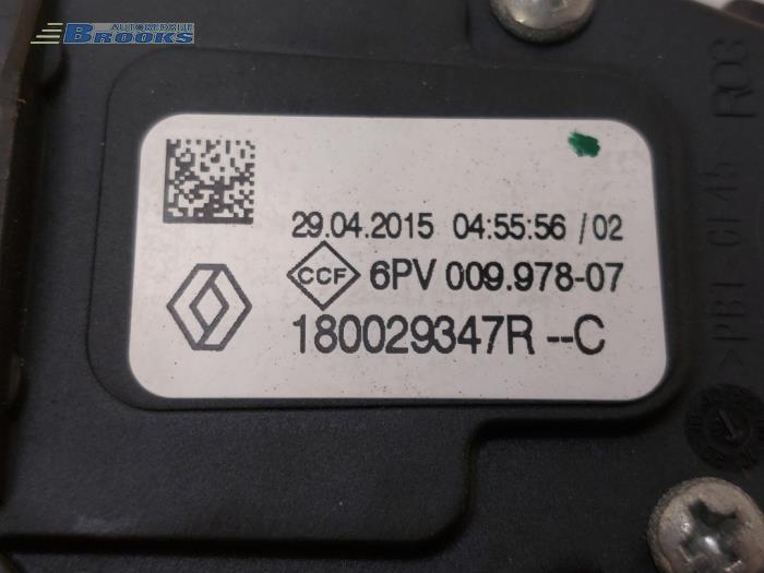 Gaspedaal van een Renault Clio IV (5R) 1.5 Energy dCi 90 FAP 2015