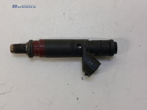 Gebruikte Injector (benzine injectie) Volkswagen Polo IV (9N1/2/3) 1.2 Prijs € 20,00 Margeregeling aangeboden door Autobedrijf Brooks