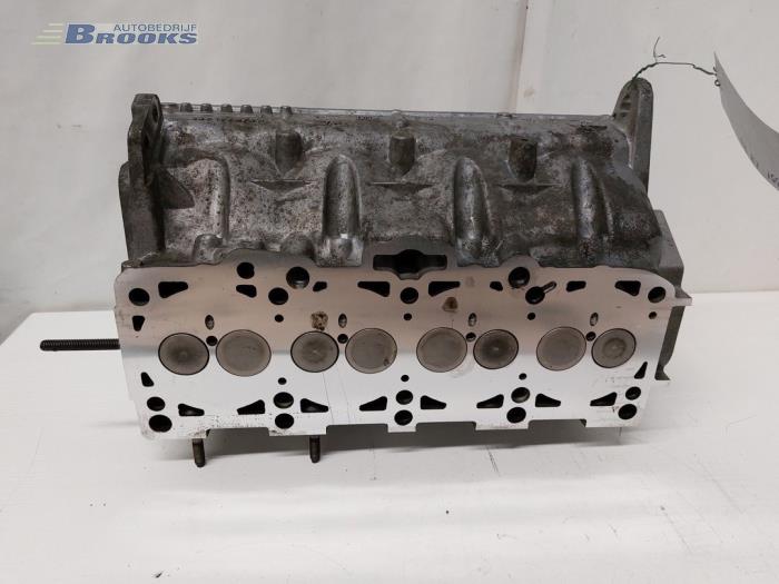 Cilinderkop van een Volkswagen Caddy III (2KA,2KH,2CA,2CH) 1.9 TDI 2008