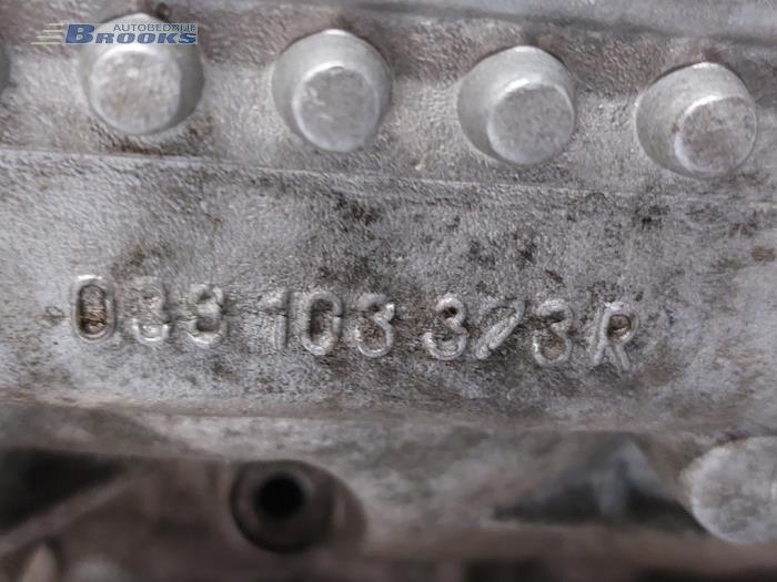 Cilinderkop van een Volkswagen Caddy III (2KA,2KH,2CA,2CH) 1.9 TDI 2008