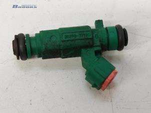 Gebruikte Injector (benzine injectie) Kia Rio II (DE) 1.4 16V Prijs € 15,00 Margeregeling aangeboden door Autobedrijf Brooks