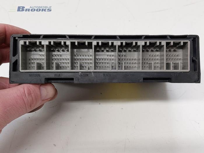 Computer Body Control van een Opel Insignia Sports Tourer 2.0 CDTI 16V 160 Ecotec 2010