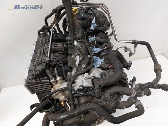 Motor van een Volkswagen Golf VII (AUA) 1.2 TSI BlueMotion 16V 2013