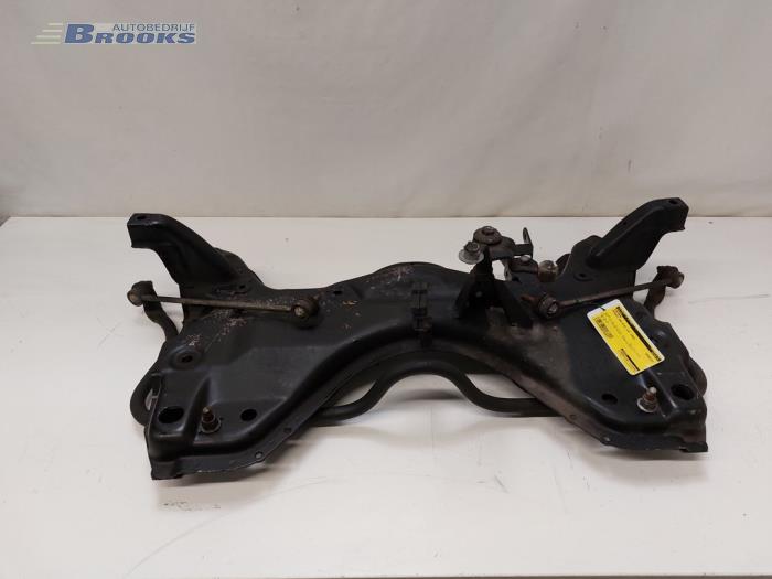 Gebruikte Subframe Peugeot 206+ (2L/M) 1.4 XS Prijs € 50,00 Margeregeling aangeboden door Autobedrijf Brooks