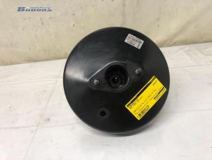 Gebruikte Rembekrachtiger Opel Corsa E 1.0 SIDI Turbo 12V Prijs € 45,00 Margeregeling aangeboden door Autobedrijf Brooks