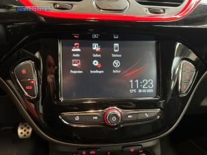 Gebruikte Radio Opel Corsa E 1.0 SIDI Turbo 12V Prijs € 150,00 Margeregeling aangeboden door Autobedrijf Brooks