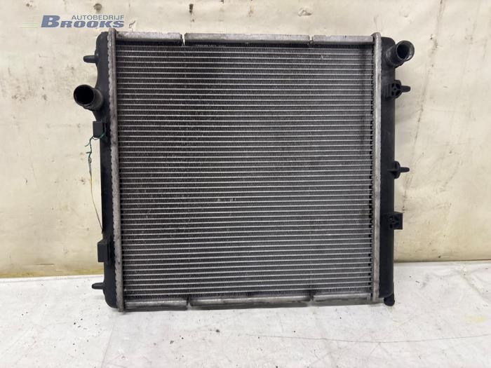 Gebruikte Radiateur Peugeot 208 I (CA/CC/CK/CL) 1.2 Vti 12V PureTech 82 Prijs € 15,00 Margeregeling aangeboden door Autobedrijf Brooks
