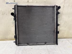 Gebruikte Radiateur Peugeot 208 I (CA/CC/CK/CL) 1.2 Vti 12V PureTech 82 Prijs € 25,00 Margeregeling aangeboden door Autobedrijf Brooks